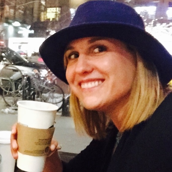 Meet your Posher, Kate - Picture 2 of 3